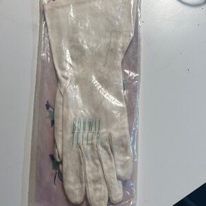 Women's Cream Leather Gloves